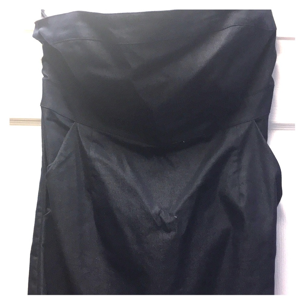 Strapless dress with pockets